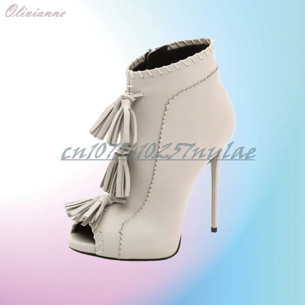 Белые туфли-лодочки с кисточками, матовые, из кожи, на шпильке, с открытым носком, женские, для вечеринок, новинка лета 2026
Белые туфли-лодочки с кисточками, матовые, из кожи, на шпильке, с открытым носком, женские, для вечеринок, новинка лета 2026