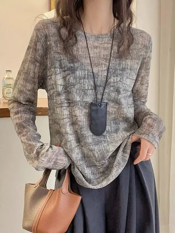 Textured Silk Women's T-shirt Sunscreen Face Mask Fashionable Spring Clothing New Style European Women's Small Shirt
Textured Silk Women's T-shirt Sunscreen Face Mask Fashionable Spring Clothing New Style European Women's Small Shirt