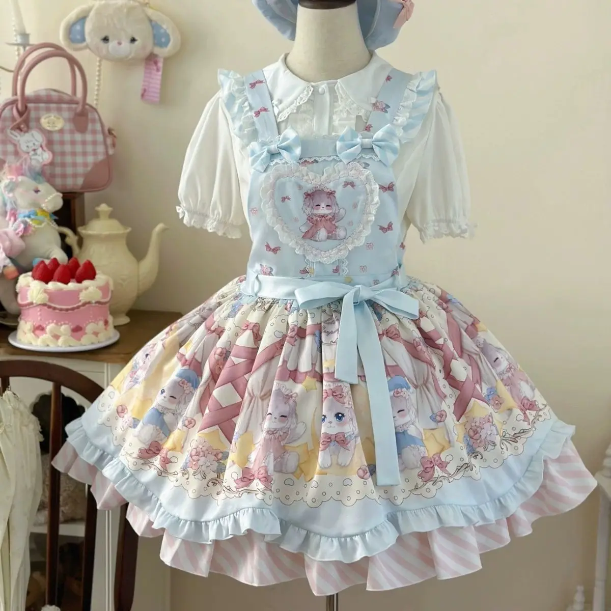 NONSAR Kawaii Лолита платье-бретелька женское милое платье принцессы с мультяшным принтом и бантом с оборками жизненное женское вечернее мини-платье Лоли
NONSAR Kawaii Лолита платье-бретелька женское милое платье принцессы с мультяшным принтом и бантом с оборками жизненное женское вечернее мини-платье Лоли