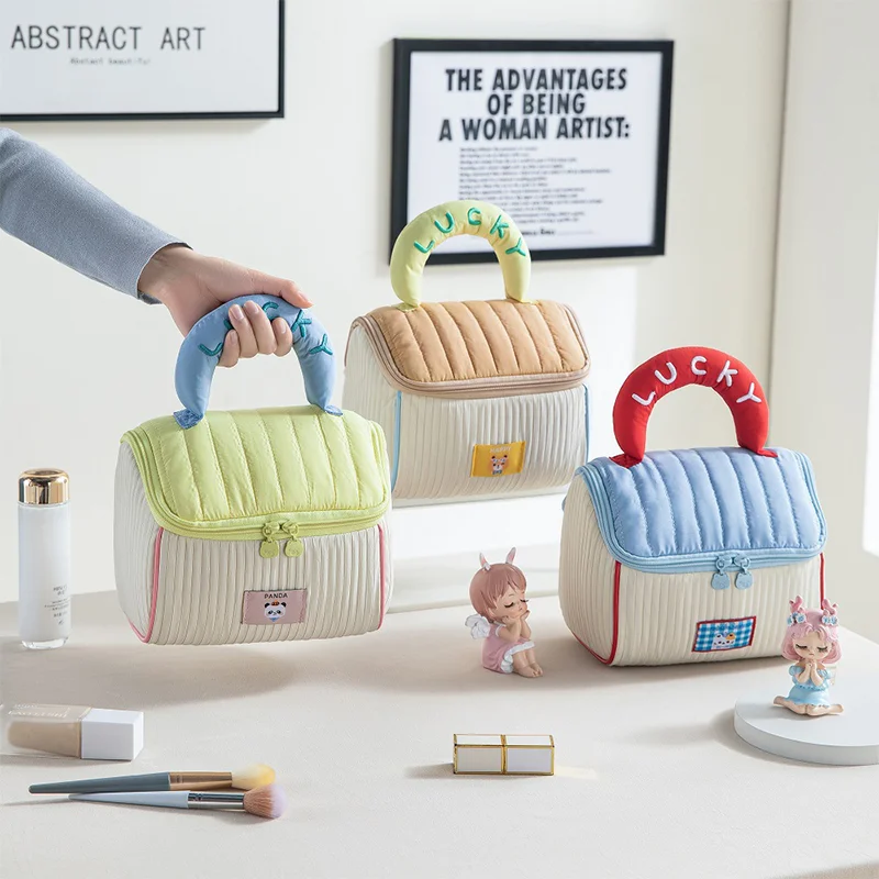 Cute House Makeup Bag Girl Soft and Glutinous Contrasting Color Toilet Bag Travel Portable Handbag Large Capacity Storage Bag
Cute House Makeup Bag Girl Soft and Glutinous Contrasting Color Toilet Bag Travel Portable Handbag Large Capacity Storage Bag