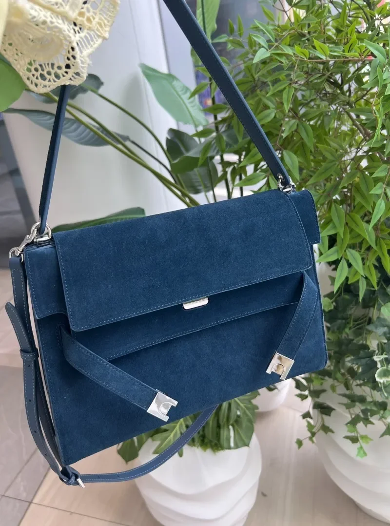 Autumn Luxury Box Hard Shape Women Crossbody Shoulder Bag Matte Suede Leather Women Commute Handbag Large Capacity Underarm Bags
Autumn Luxury Box Hard Shape Women Crossbody Shoulder Bag Matte Suede Leather Women Commute Handbag Large Capacity Underarm Bags