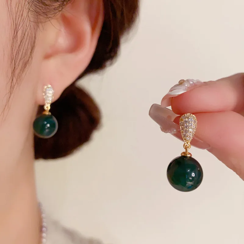 Micro-inlaid Zircon Water Drop Pearl Stud Earrings Femininity Fashion Luxury Elegant Small Jewelry Wholesale Woman Gift
Micro-inlaid Zircon Water Drop Pearl Stud Earrings Femininity Fashion Luxury Elegant Small Jewelry Wholesale Woman Gift