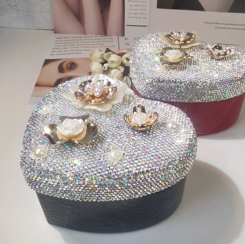 PU Leather Jewelry Organizer Heart Shape Cosmetic Rings Earrings Necklaces Storage Box with Rhinestones Flower Mirror for Girls
PU Leather Jewelry Organizer Heart Shape Cosmetic Rings Earrings Necklaces Storage Box with Rhinestones Flower Mirror for Girls