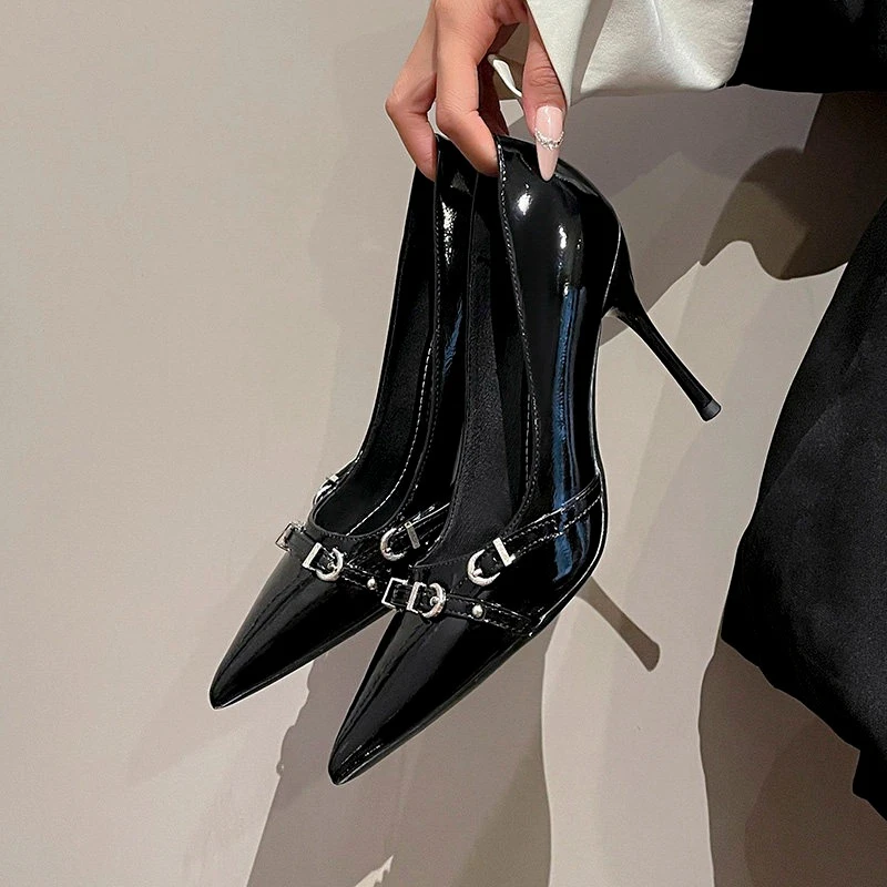 Женские туфли на высоком каблуке 2026: Новинка, элегантные, из лакированной кожи, с острым носком, неглубоким вырезом, металлической пряжкой, на шпильке
Женские туфли на высоком каблуке 2026: Новинка, элегантные, из лакированной кожи, с острым носком, неглубоким вырезом, металлической пряжкой, на шпильке