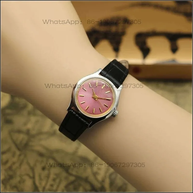 Titanium Simple Retro Belt Calendar Three-pin Women's Mechanical Watch
Titanium Simple Retro Belt Calendar Three-pin Women's Mechanical Watch