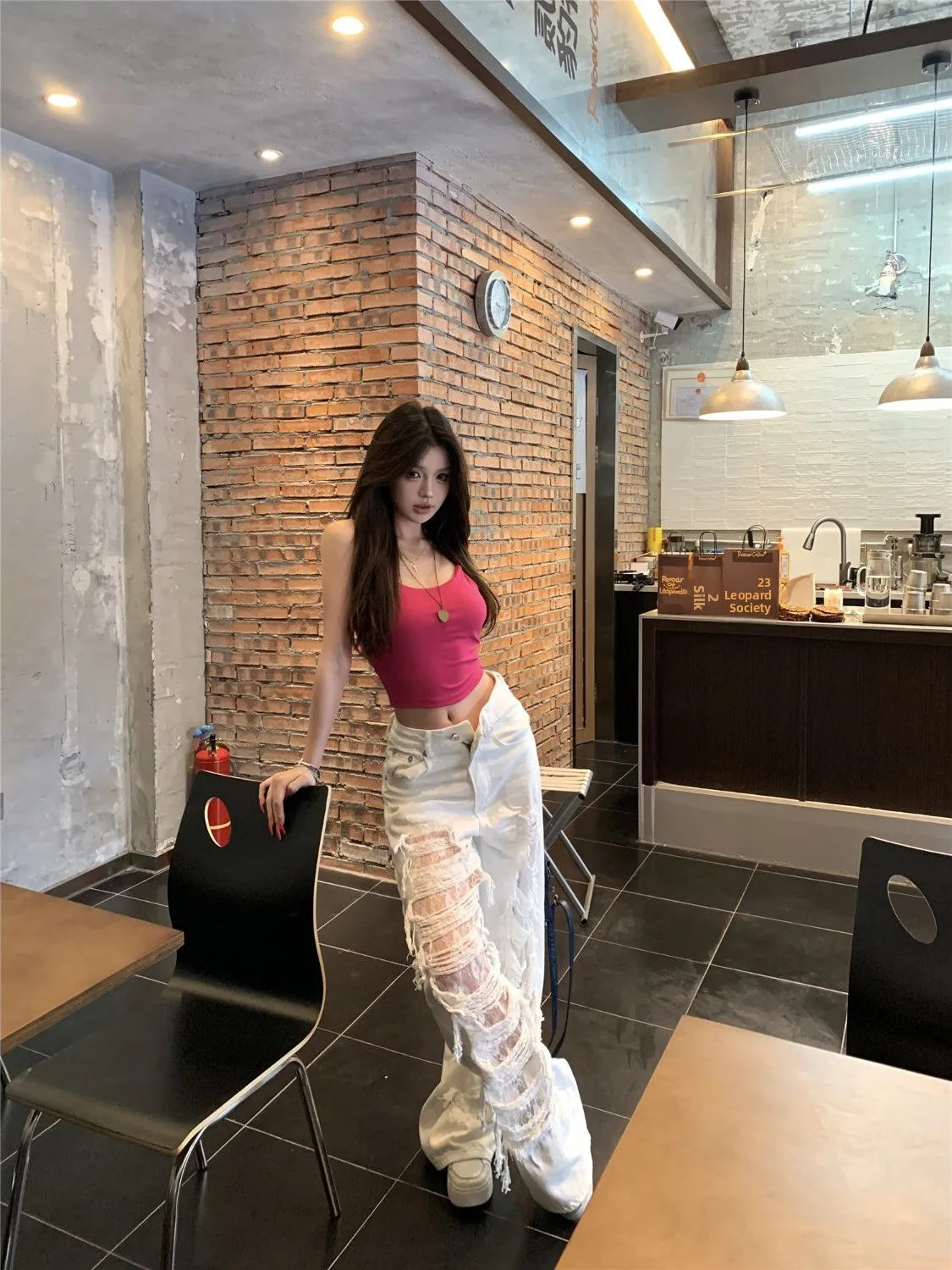 American Style Sexy White Ripped Straight Leg Jeans Women's Design Lace Splicing High Waist Denim Summer Pants for Ladies
American Style Sexy White Ripped Straight Leg Jeans Women's Design Lace Splicing High Waist Denim Summer Pants for Ladies