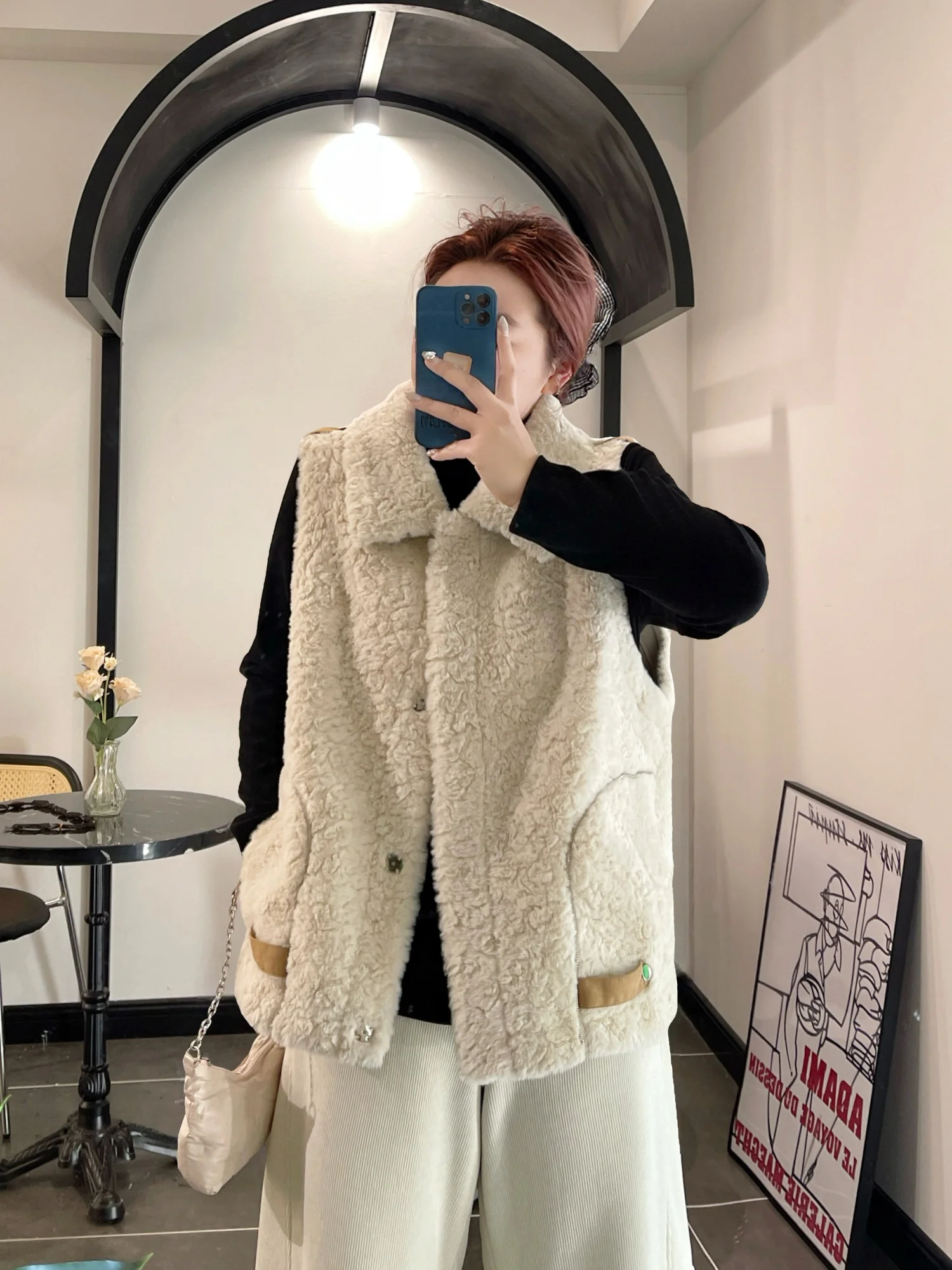 Новинка! Утепленный жилет в корейском стиле для полных женщин: комфортная посадка, стройнящий эффект. Идеально для осени и зимы.
Новинка! Утепленный жилет в корейском стиле для полных женщин: комфортная посадка, стройнящий эффект. Идеально для осени и зимы.