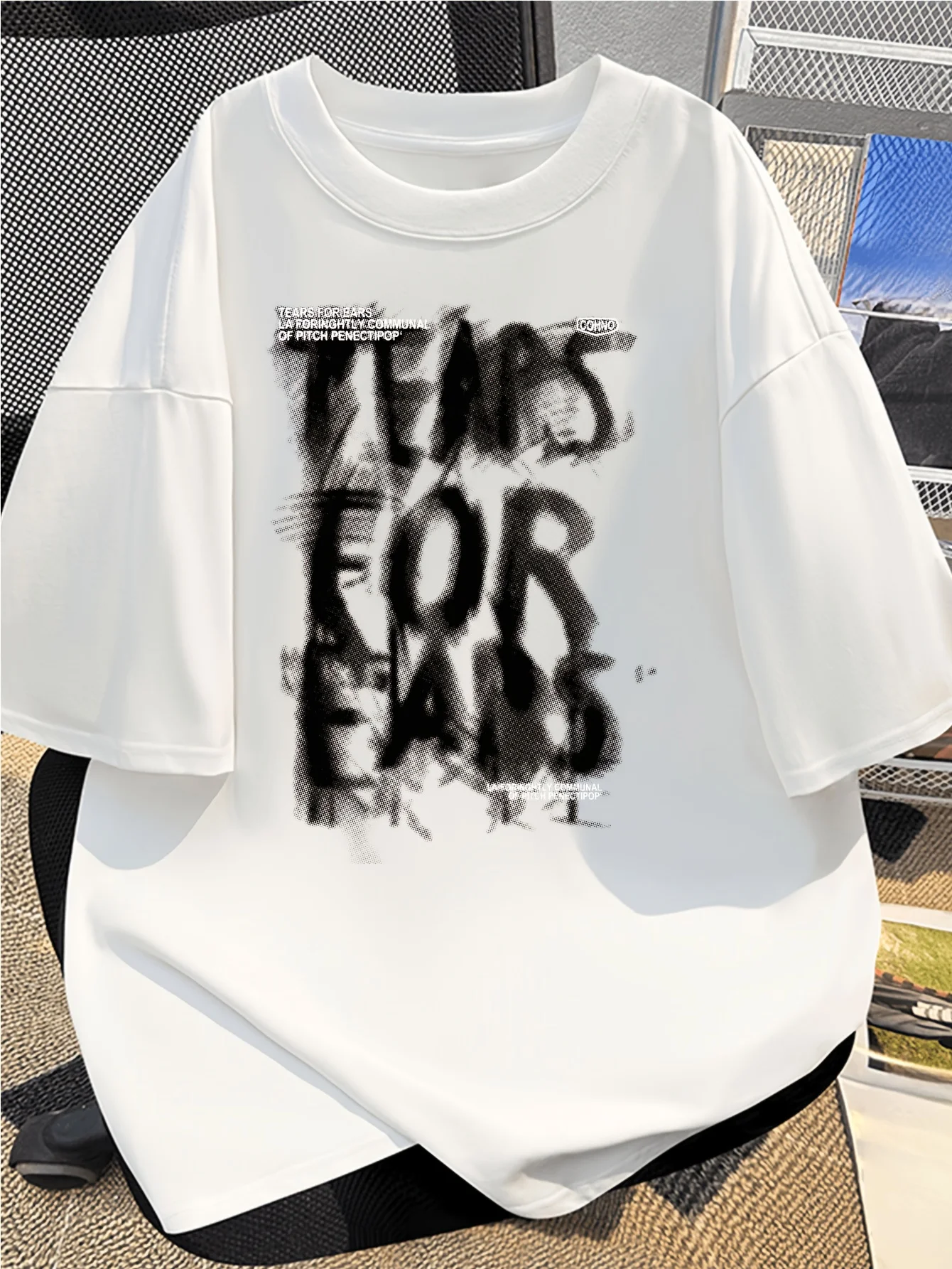 Tears Graphic Printing Summer Autumn Winter Pure Cotton Casual and Comfortable Men's and Women's T-shirts Short Sleeves Loose 
Tears Graphic Printing Summer Autumn Winter Pure Cotton Casual and Comfortable Men's and Women's T-shirts Short Sleeves Loose