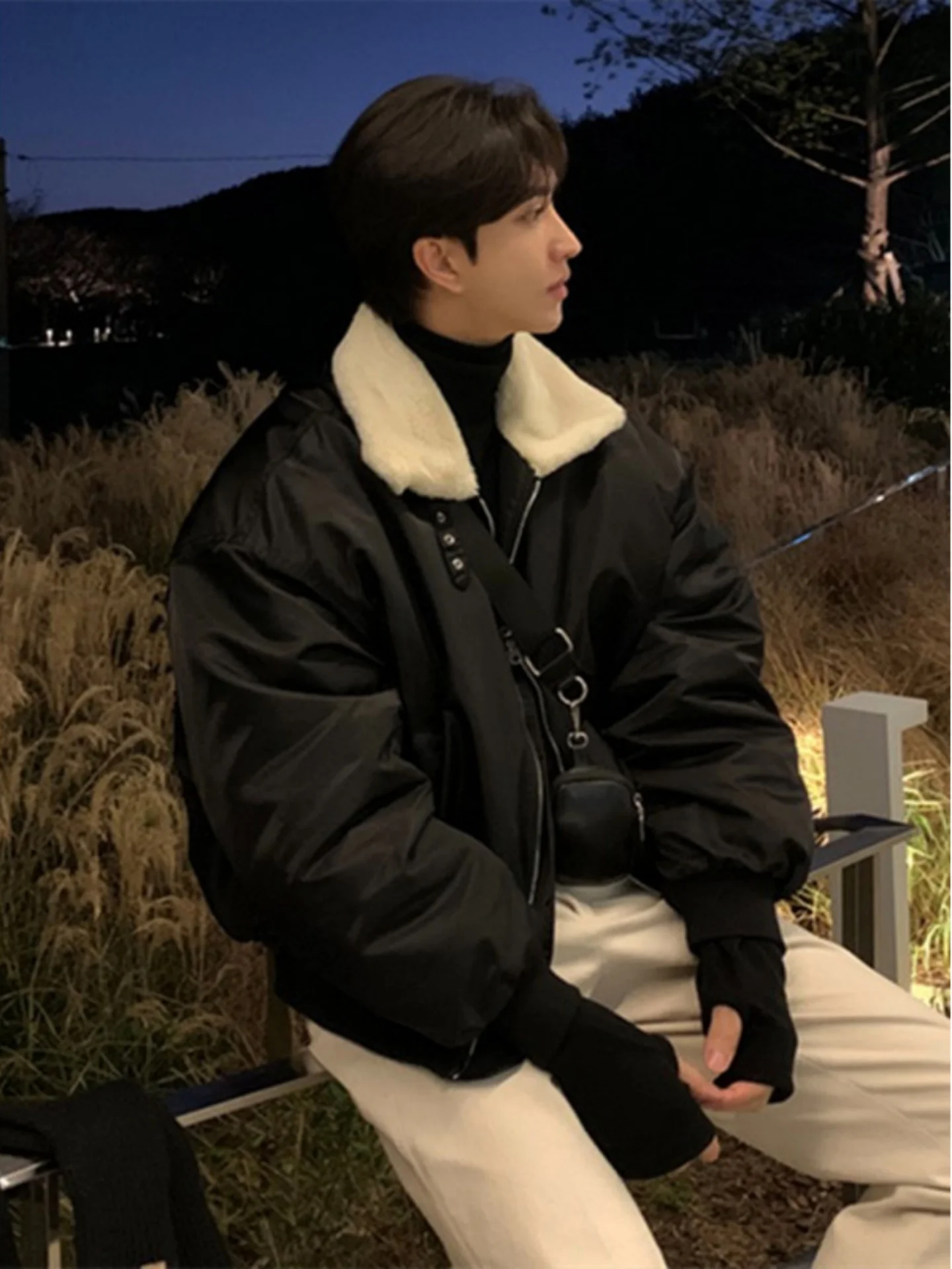 Мужская зимняя куртка с воротником из овечьей шерсти, утепленная хлопком, теплая, премиум-класса, молодежная, модная, свободного кроя, на молнии
Мужская зимняя куртка с воротником из овечьей шерсти, утепленная хлопком, теплая, премиум-класса, молодежная, модная, свободного кроя, на молнии