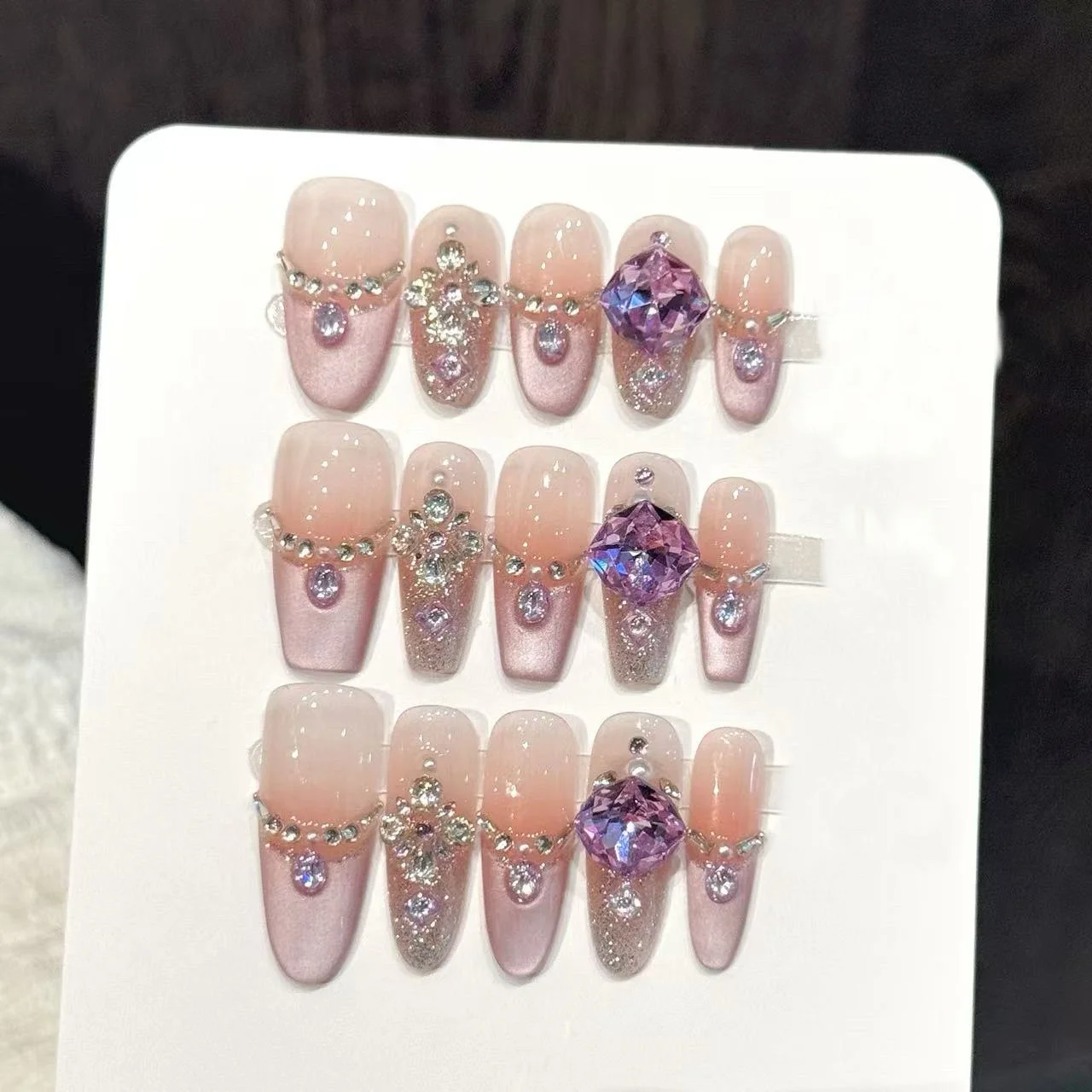 10pcs Pure Hand Pressed Coffin/Oval Nail Art,Nice Fake Nail,Gentle French Cat's Eye Purple Diamond,Suitable For Women
10pcs Pure Hand Pressed Coffin/Oval Nail Art,Nice Fake Nail,Gentle French Cat's Eye Purple Diamond,Suitable For Women