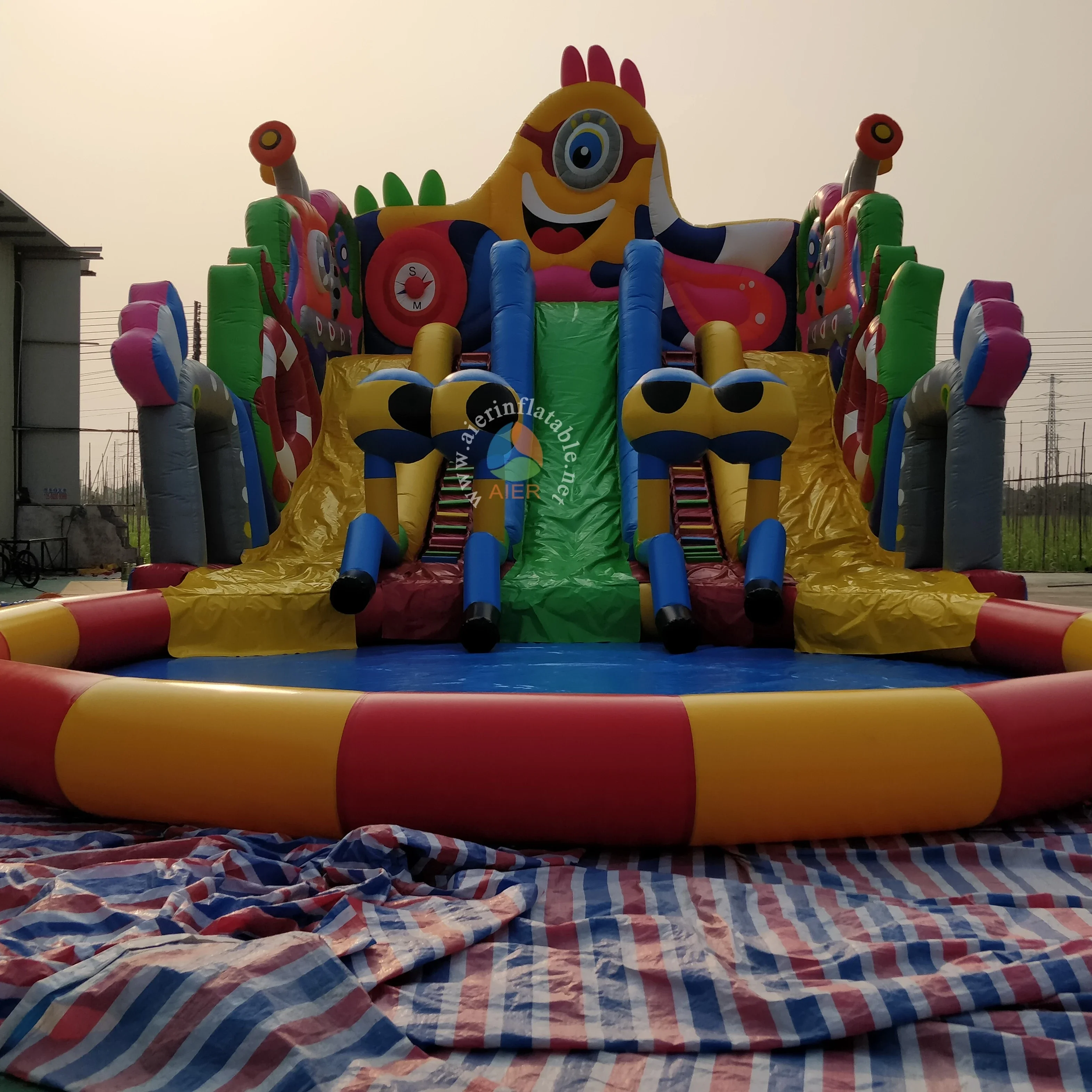 Small yellow cartoon inflatable water slide and pool colorful business Inflatable slide with pool for sale
Small yellow cartoon inflatable water slide and pool colorful business Inflatable slide with pool for sale