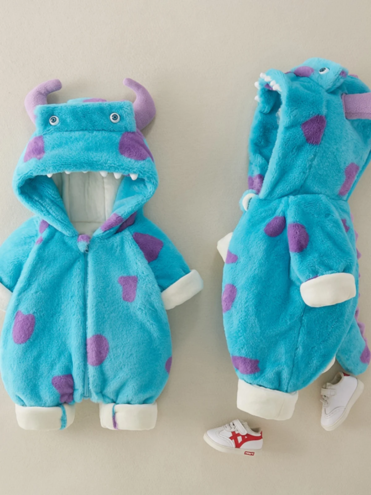 Thiened Winter Clothes for Newborn Babies Cartoon Plu Lined Hooded Rer Korean Sle Long Sve Zipper Cotton Jaet
Thiened Winter Clothes for Newborn Babies Cartoon Plu Lined Hooded Rer Korean Sle Long Sve Zipper Cotton Jaet