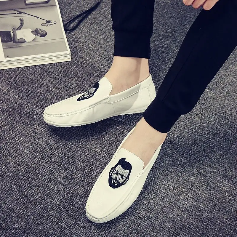 2026 New Men Casual Leather Shoes Summer Trendy Korean Style Slip on Loafers
2026 New Men Casual Leather Shoes Summer Trendy Korean Style Slip on Loafers