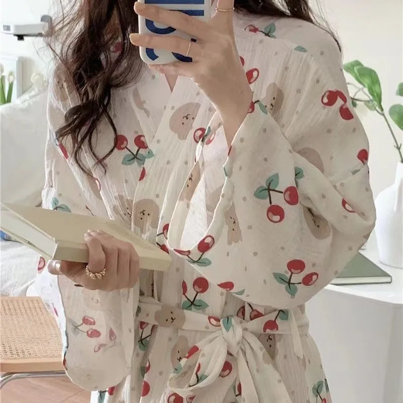 Spring/Autumn-Style Nightgown for Women and Teen Girls: Sweet Cherry-Printed Long Bathrobe, Suitable for Wearing Outdoors
Spring/Autumn-Style Nightgown for Women and Teen Girls: Sweet Cherry-Printed Long Bathrobe, Suitable for Wearing Outdoors