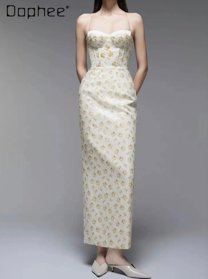 Elegant Temperament Retro Flower Embroidery Suspender Dress Evening Dresses French Sweet Tube Top Slim Fit Long Dress for Women
Elegant Temperament Retro Flower Embroidery Suspender Dress Evening Dresses French Sweet Tube Top Slim Fit Long Dress for Women