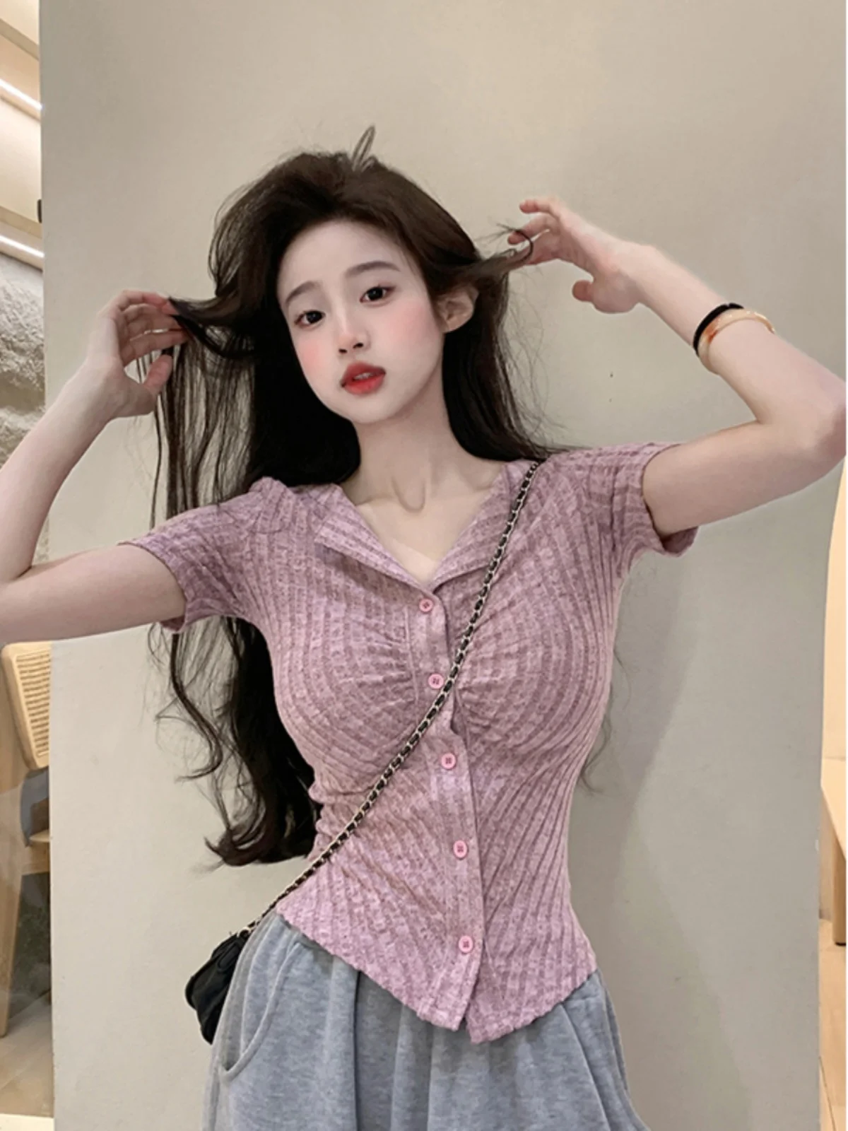Pure Desire Purple V-Neck Short Sleeve Knit Top Women's Summer Slim Fit Waist Cinched Folded Short Style Fashionable T-Shirt
Pure Desire Purple V-Neck Short Sleeve Knit Top Women's Summer Slim Fit Waist Cinched Folded Short Style Fashionable T-Shirt