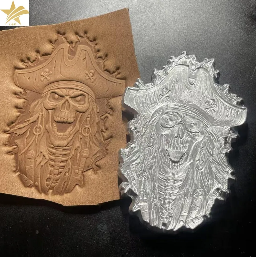 3D Pirate Skull Leather Stamp Mold Skeleton Captain Aluminum Alloy CNC Engraved Cold Hot Stamping Tool for DIY Leather Craft
3D Pirate Skull Leather Stamp Mold Skeleton Captain Aluminum Alloy CNC Engraved Cold Hot Stamping Tool for DIY Leather Craft
