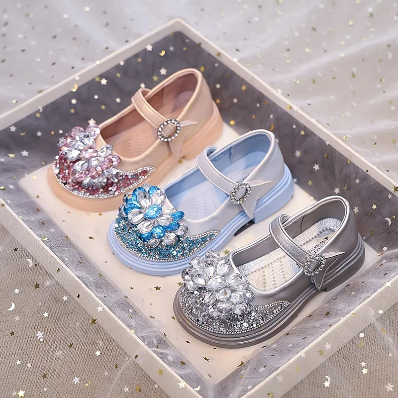 Little Girl Leather Shoes Rhinestone Kids Luxury Shoes Princess Wedding Party Versatile Children Sequins Causal Mary Jane Shoes
Little Girl Leather Shoes Rhinestone Kids Luxury Shoes Princess Wedding Party Versatile Children Sequins Causal Mary Jane Shoes