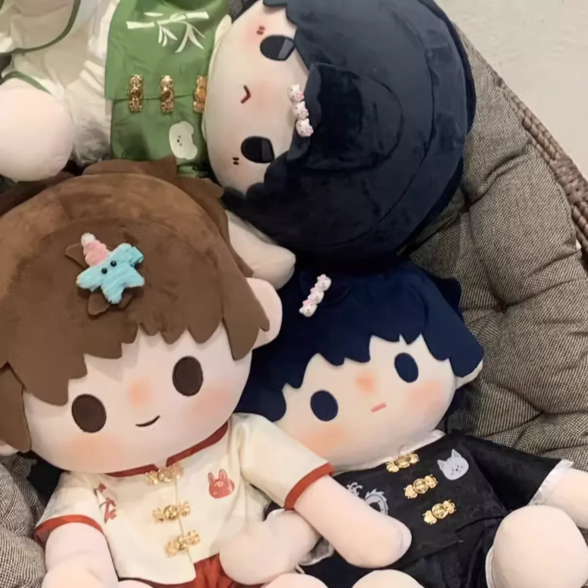The Graver Robbers’ Chronicles Kylin Wuxie 40CM Sitting Cotton Doll Anime Figure Can Dress-up Doll Surprise Toy Time Raiders
The Graver Robbers’ Chronicles Kylin Wuxie 40CM Sitting Cotton Doll Anime Figure Can Dress-up Doll Surprise Toy Time Raiders
