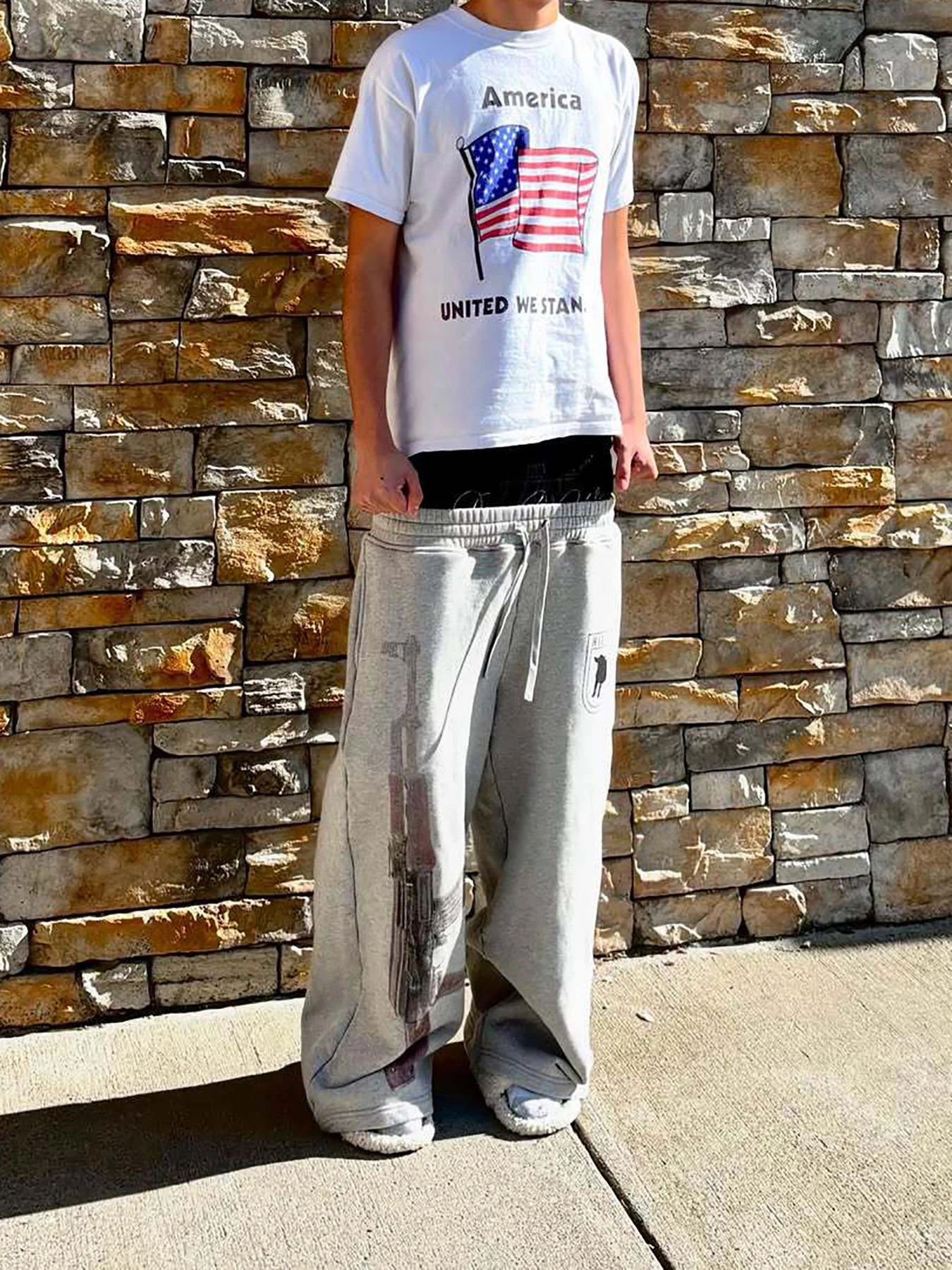 New trendy style double waist embroidery personality Y2k street trend contrast color men and women's daily sweatpants fake two-
New trendy style double waist embroidery personality Y2k street trend contrast color men and women's daily sweatpants fake two-