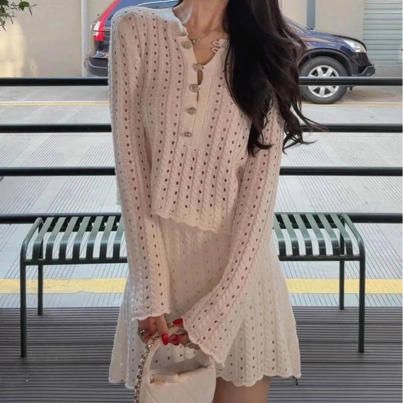 French Gentle Style, Super Beautiful, Two-piece Suit with Hollow Top and Skirt, A Complete Outfit for Age Reduction, Autumn 26
French Gentle Style, Super Beautiful, Two-piece Suit with Hollow Top and Skirt, A Complete Outfit for Age Reduction, Autumn 26