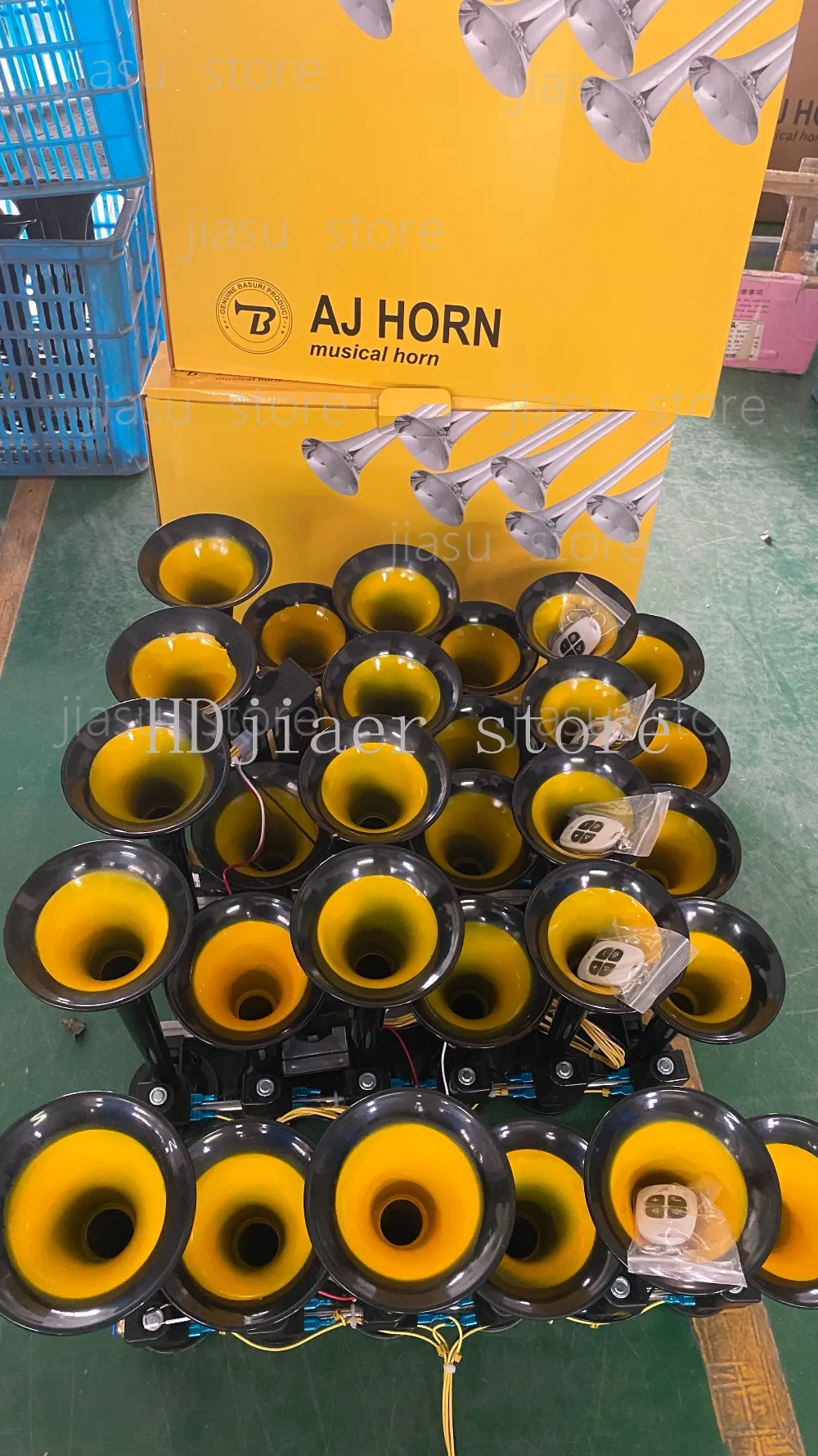 Shark baby music air horn 20 music air horn 24V
Shark baby music air horn 20 music air horn 24V
