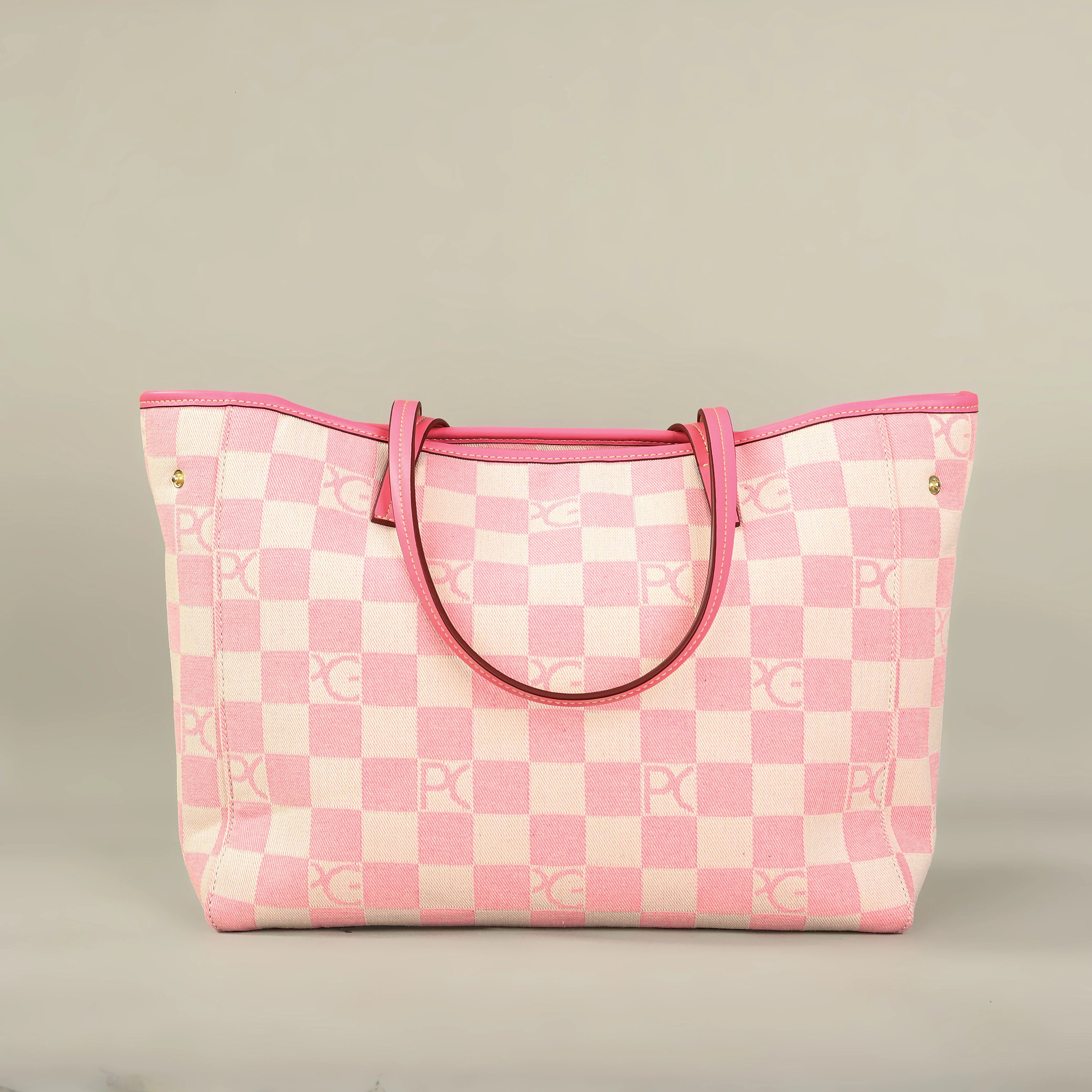 PG Luxury Brand Fashion Printed Women's Handbag Large Capacity Travel Commuting Multi functional Large Capacity Handbag
PG Luxury Brand Fashion Printed Women's Handbag Large Capacity Travel Commuting Multi functional Large Capacity Handbag