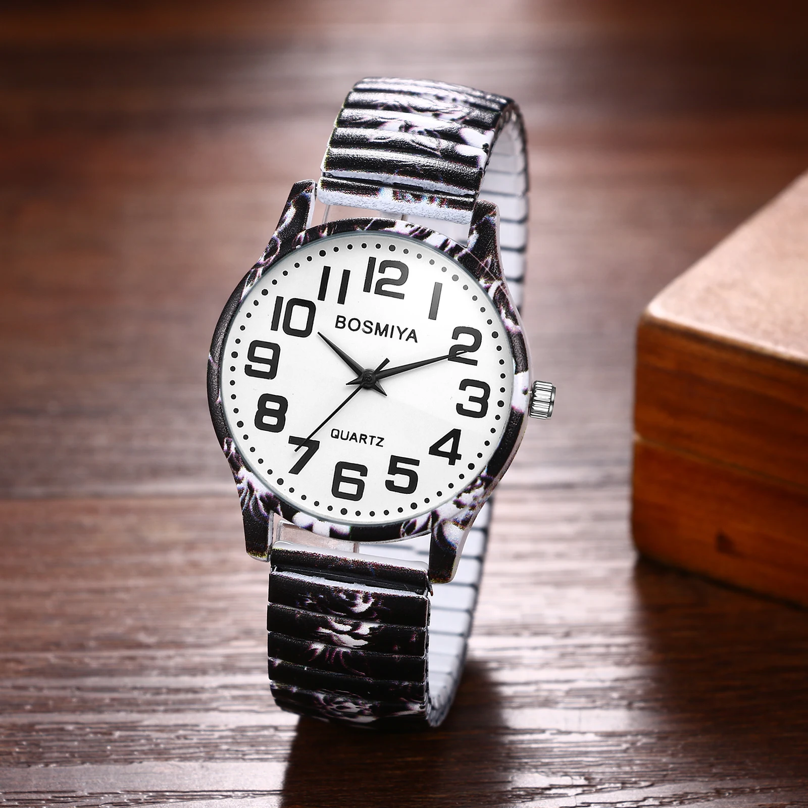 Bohemian Style Wristwatch for Men Women, High-Definition Easy-Read Oversized Numbers, Analog Quartz Movement, Arabic Numeral Dial Markers, Colorful Printed Pattern Stretch Band, Elastic Slip-On Casual Watch, Festival Beach Vacation Accessory, Unisex
Bohemian Style Wristwatch for Men Women, High-Definition Easy-Read Oversized Numbers, Analog Quartz Movement, Arabic Numeral Dial Markers, Colorful Printed Pattern Stretch Band, Elastic Slip-On Casual Watch, Festival Beach Vacation Accessory, Unisex
