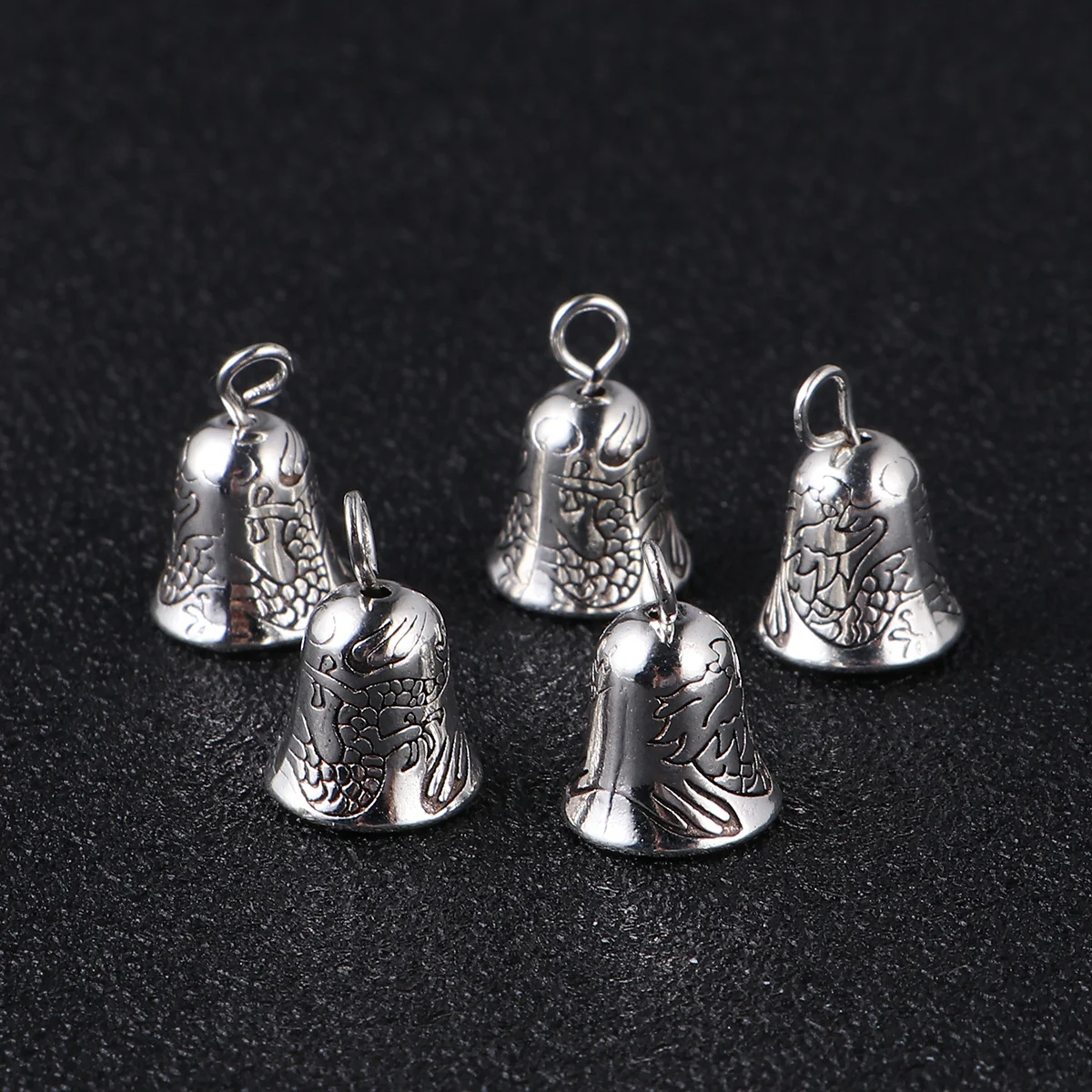 20Pcs DIY Alloy Christmas Bell Pendants Vintage Silver Color Jingle Charms Jewelry Making Craft Decorative Accessories 
20Pcs DIY Alloy Christmas Bell Pendants Vintage Silver Color Jingle Charms Jewelry Making Craft Decorative Accessories