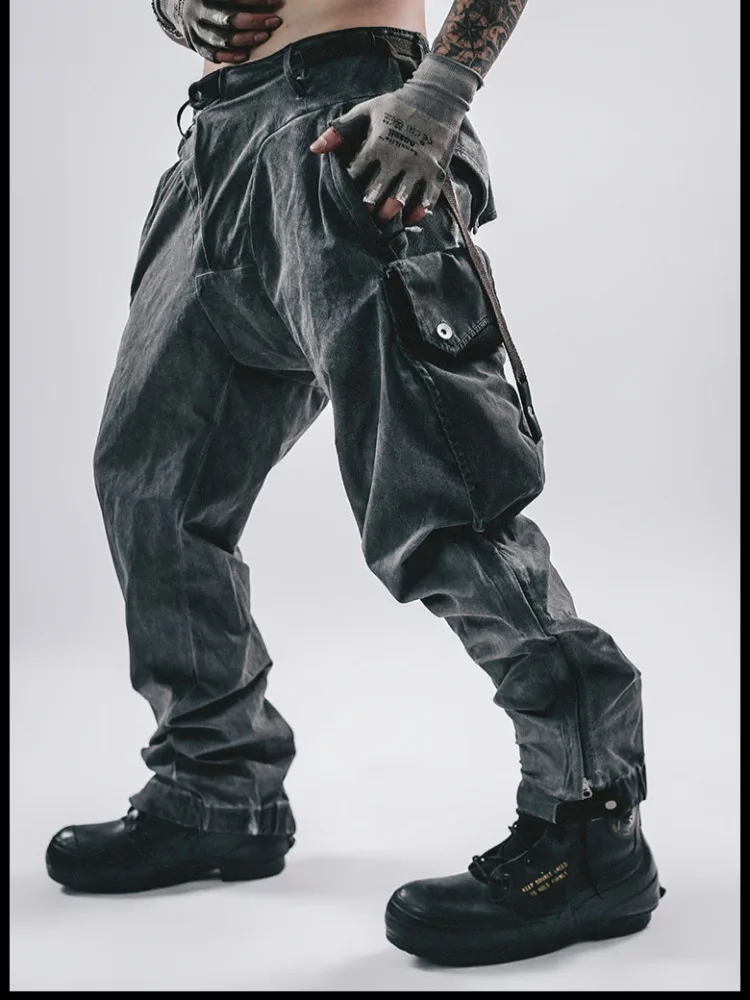 Тяжелая промышленность, грязная стирка, нейлоновая функция, отходы, почва, ветер, трехмерная резка, повседневный мужской комбинезон с несколькими молниями 
Тяжелая промышленность, грязная стирка, нейлоновая функция, отходы, почва, ветер, трехмерная резка, повседневный мужской комбинезон с несколькими молниями