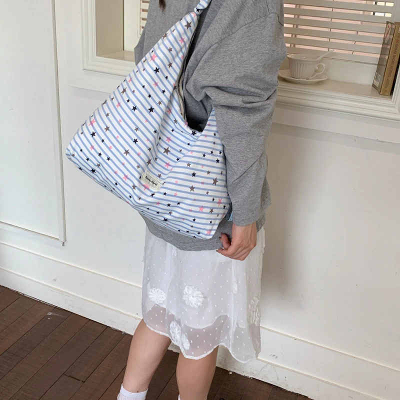 Women's 2026 Summer New Lightweight Tote Bag Casual Fashion Single Shoulder Crossbody Bag Large Capacity for School Commute
Women's 2026 Summer New Lightweight Tote Bag Casual Fashion Single Shoulder Crossbody Bag Large Capacity for School Commute