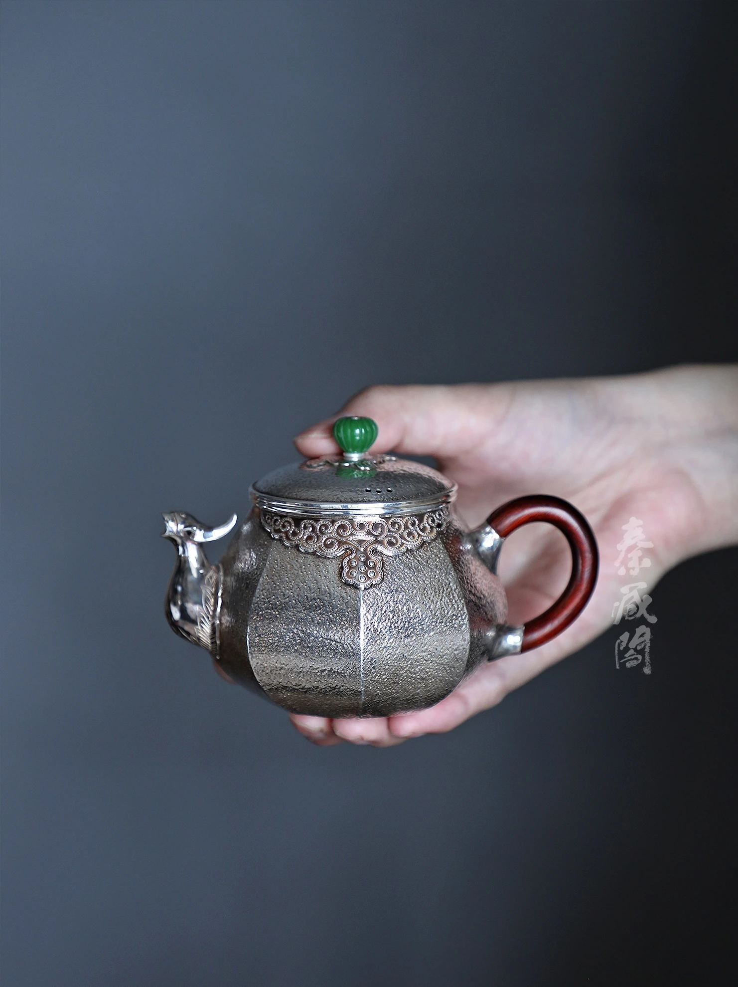 Eight Square Beast Mouth Sterling Silver Teapot Sterling Silver 999 Handmade Japanese Style Silver Plated Carved Silver Tea
Eight Square Beast Mouth Sterling Silver Teapot Sterling Silver 999 Handmade Japanese Style Silver Plated Carved Silver Tea