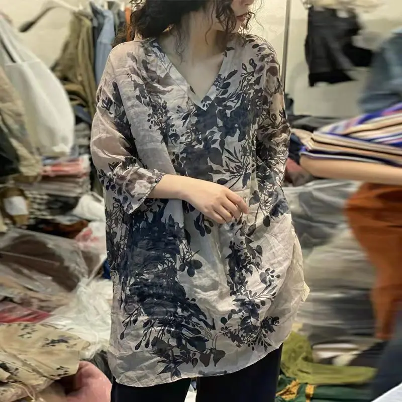 Relaxed Mid-Length Pullover V-Neck Short Sleeve Shirt Lightweight Printed Sun Protective Clothing
Relaxed Mid-Length Pullover V-Neck Short Sleeve Shirt Lightweight Printed Sun Protective Clothing