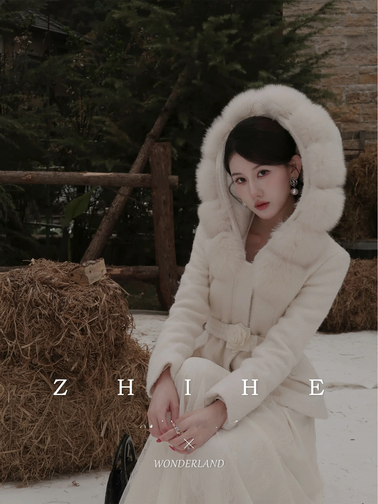 Утепленное пальто с меховым воротником и кружевной юбкой во французском стиле, с эффектом утяжки талии, на утином пуху, женское, теплое, с длинными рукавами, стандартной длины.
Утепленное пальто с меховым воротником и кружевной юбкой во французском стиле, с эффектом утяжки талии, на утином пуху, женское, теплое, с длинными рукавами, стандартной длины.