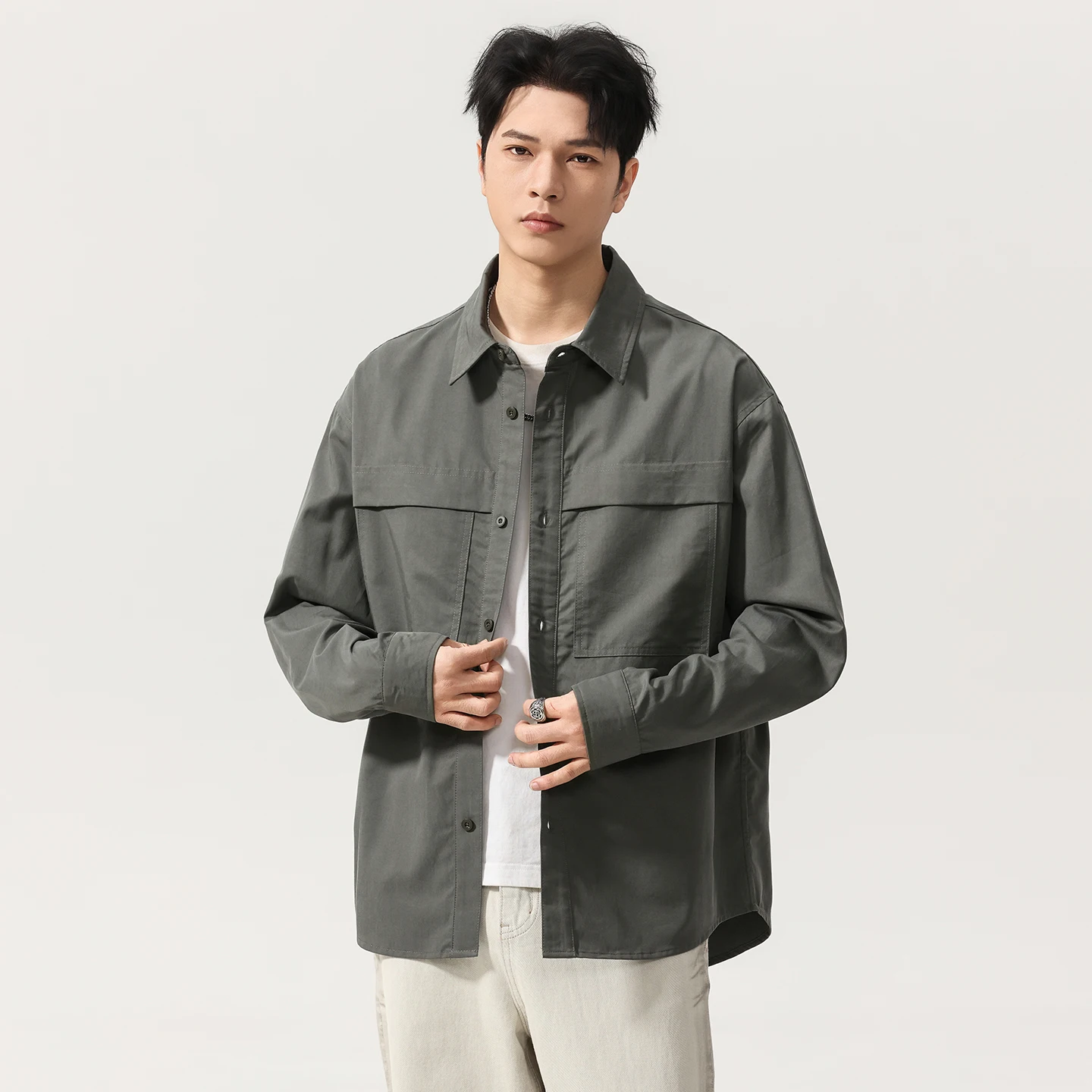 Men Korean Fashion Vintage Loose Casual Long Sleeve Commute Shirt Japanese Streetwear Plus Size Cargo Shirts Male Clothes
Men Korean Fashion Vintage Loose Casual Long Sleeve Commute Shirt Japanese Streetwear Plus Size Cargo Shirts Male Clothes