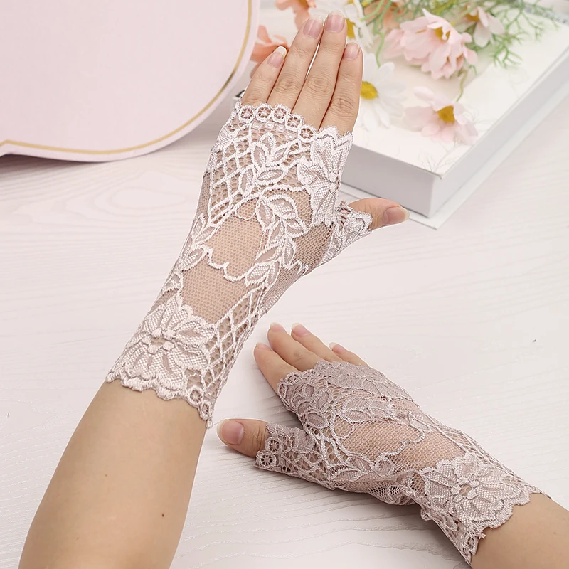 Women's Summer Lace Half Finger Gloves, Thin Sun Protection Breathable Short Gloves for Driving Dance Tattoo Covering
Women's Summer Lace Half Finger Gloves, Thin Sun Protection Breathable Short Gloves for Driving Dance Tattoo Covering
