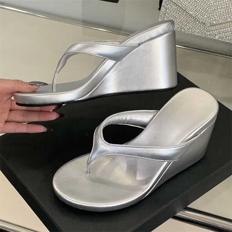Eilyken Solid Platform Clip Toe Wedges Women Slippers Fashion High Heels Sandals Summer Flip Flops Slide Shoes
Eilyken Solid Platform Clip Toe Wedges Women Slippers Fashion High Heels Sandals Summer Flip Flops Slide Shoes