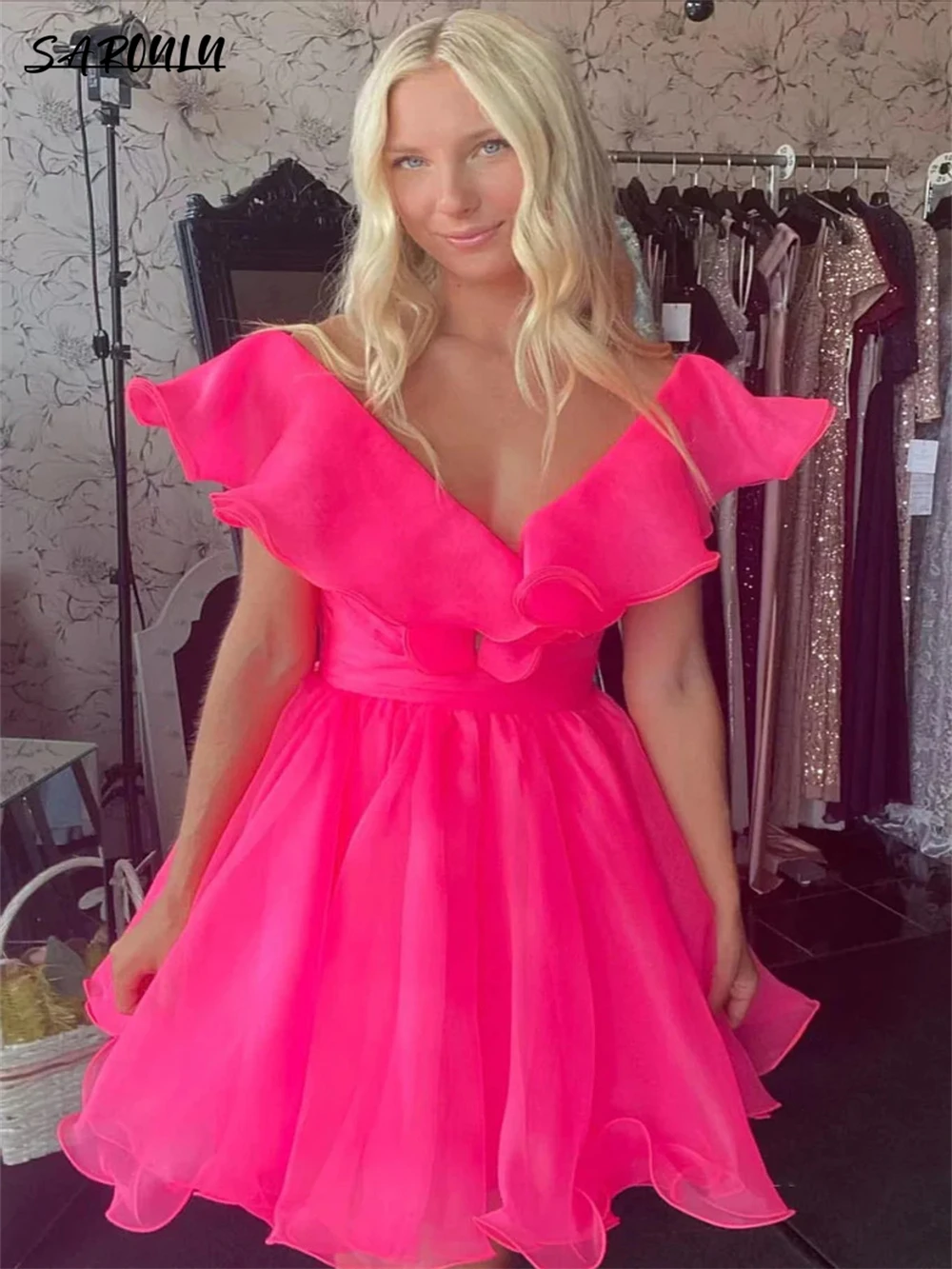 Sexy Deep V-neck Cap Sleeve Homecoming Dress Modern Above Knee A-line Cocktail Party Gown Popular Vestidos De Novia
Sexy Deep V-neck Cap Sleeve Homecoming Dress Modern Above Knee A-line Cocktail Party Gown Popular Vestidos De Novia