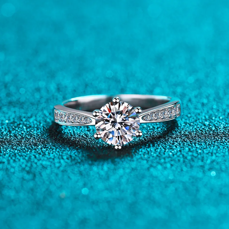 Luxury Platinum Pt950 Ring 0.5/1/2 Carat Moissanite Diamond Korean Six-Prong Micro-Pavé Ring Women's 18K White Gold Jewelry
Luxury Platinum Pt950 Ring 0.5/1/2 Carat Moissanite Diamond Korean Six-Prong Micro-Pavé Ring Women's 18K White Gold Jewelry