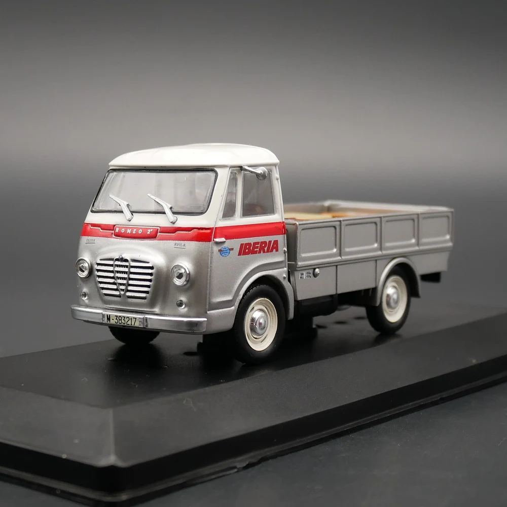 Модель автомобиля под давлением Ixo 1/43 Fadisa Romeo 2 Iberia 1965, металлический игрушечный автомобиль
Модель автомобиля под давлением Ixo 1/43 Fadisa Romeo 2 Iberia 1965, металлический игрушечный автомобиль