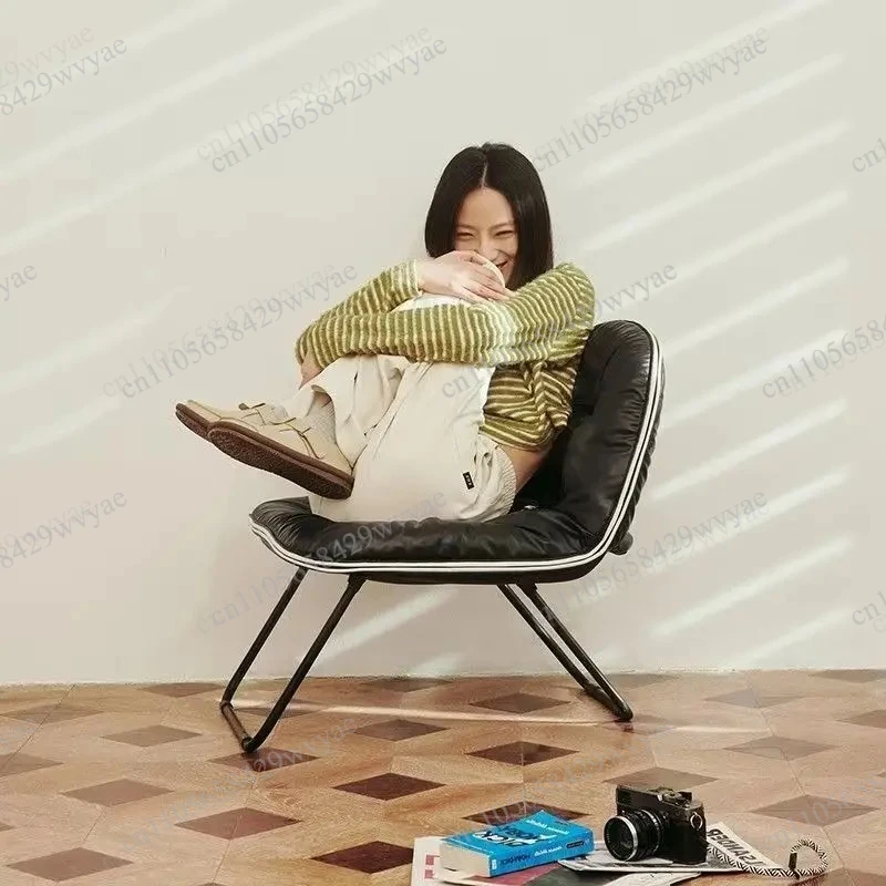 Modern PU Leather Folding Chair Portable Dressing Stool for Bedroom Living Room Outdoor Photo Decoration Props
Modern PU Leather Folding Chair Portable Dressing Stool for Bedroom Living Room Outdoor Photo Decoration Props