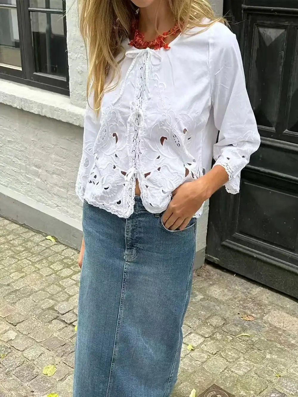 Embroidery Hollow Out Women White Shirt Lace-up O-Neck Long Sleeve Casual Cotton Blouse Top
Embroidery Hollow Out Women White Shirt Lace-up O-Neck Long Sleeve Casual Cotton Blouse Top