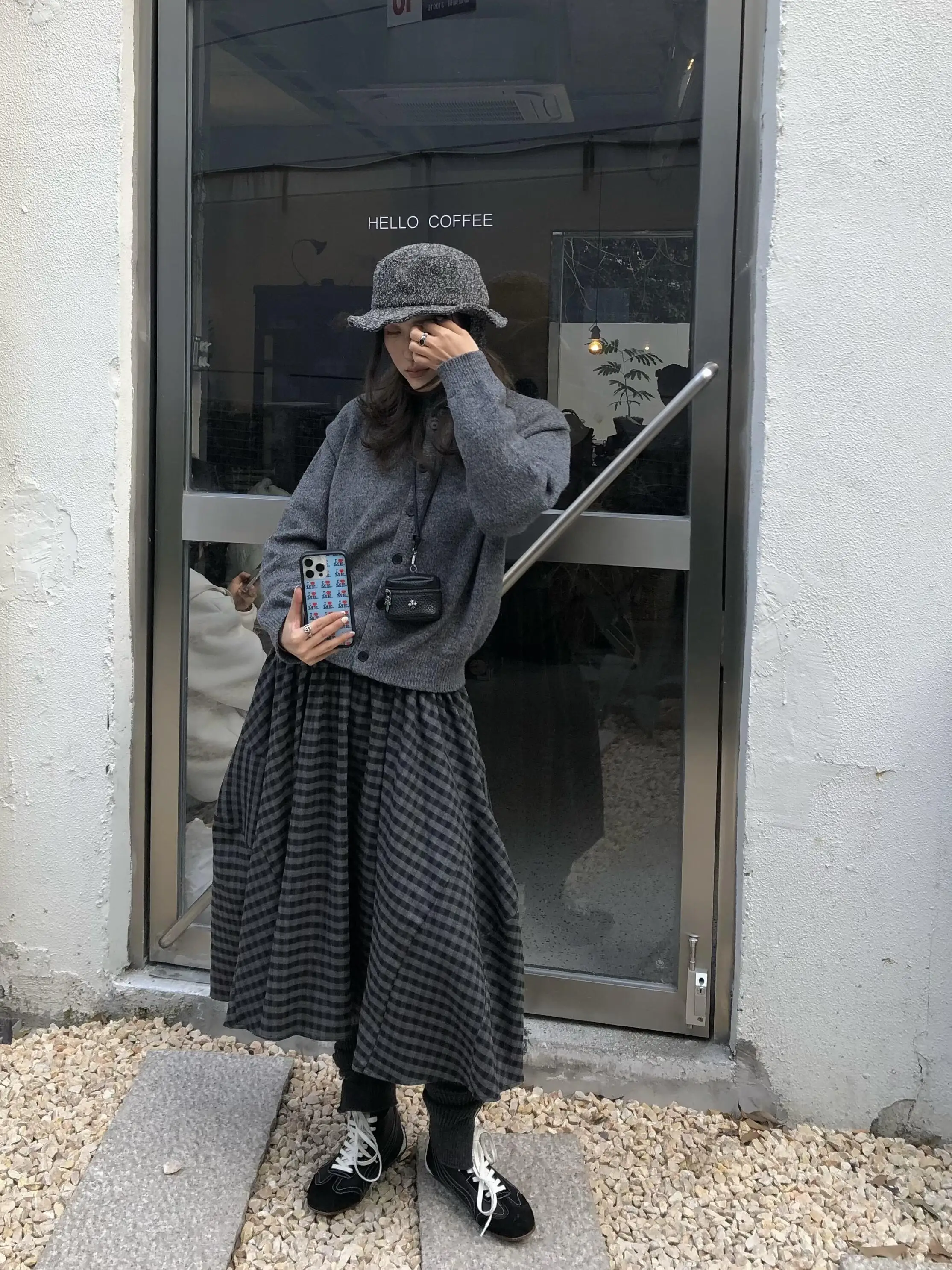 American Style Retro Bloom 3D Silhouette Layered Deep Grey Fine Grid Half Skirt Women Spring Autumn High Waist Umbrella Skirt
American Style Retro Bloom 3D Silhouette Layered Deep Grey Fine Grid Half Skirt Women Spring Autumn High Waist Umbrella Skirt