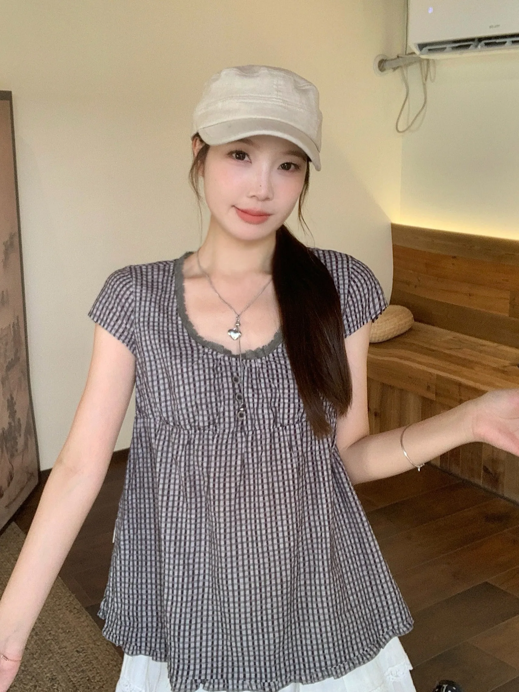 Loose Lace Splice round Neck Breathable Summer Shirt for plus Size Women Original Design Casual Style Short Sleeve Top
Loose Lace Splice round Neck Breathable Summer Shirt for plus Size Women Original Design Casual Style Short Sleeve Top