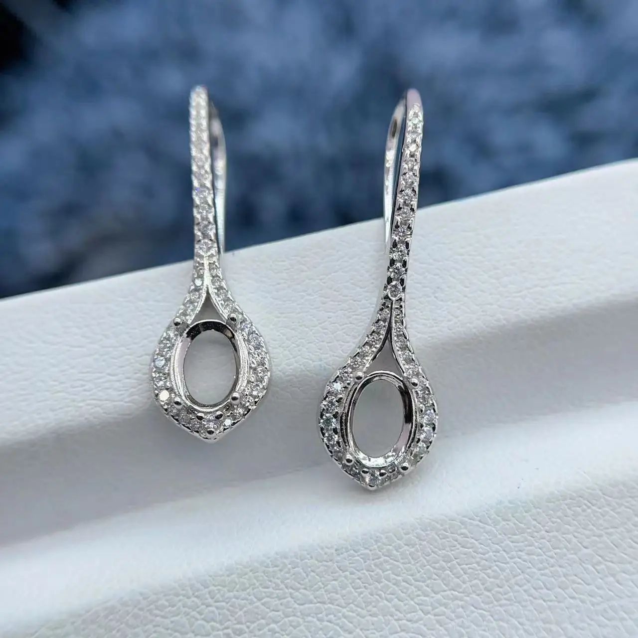 MeiBaPJ Inlay 5*7mm Oval Gemstone Earrings S925 Sterling Silver DIY Empty Holder for Women Fine Jewelry Accessory Free Delivery
MeiBaPJ Inlay 5*7mm Oval Gemstone Earrings S925 Sterling Silver DIY Empty Holder for Women Fine Jewelry Accessory Free Delivery