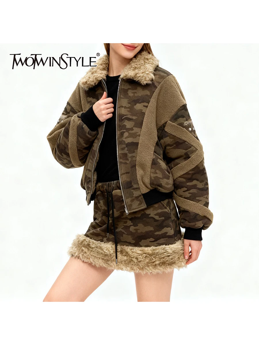 TWOTWINSTYLE хитовый цвет, камуфляжный сращенный мех, модные комплекты из двух предметов для женщин, куртка с длинными рукавами и лацканами, мини-юбка, женский комплект
TWOTWINSTYLE хитовый цвет, камуфляжный сращенный мех, модные комплекты из двух предметов для женщин, куртка с длинными рукавами и лацканами, мини-юбка, женский комплект