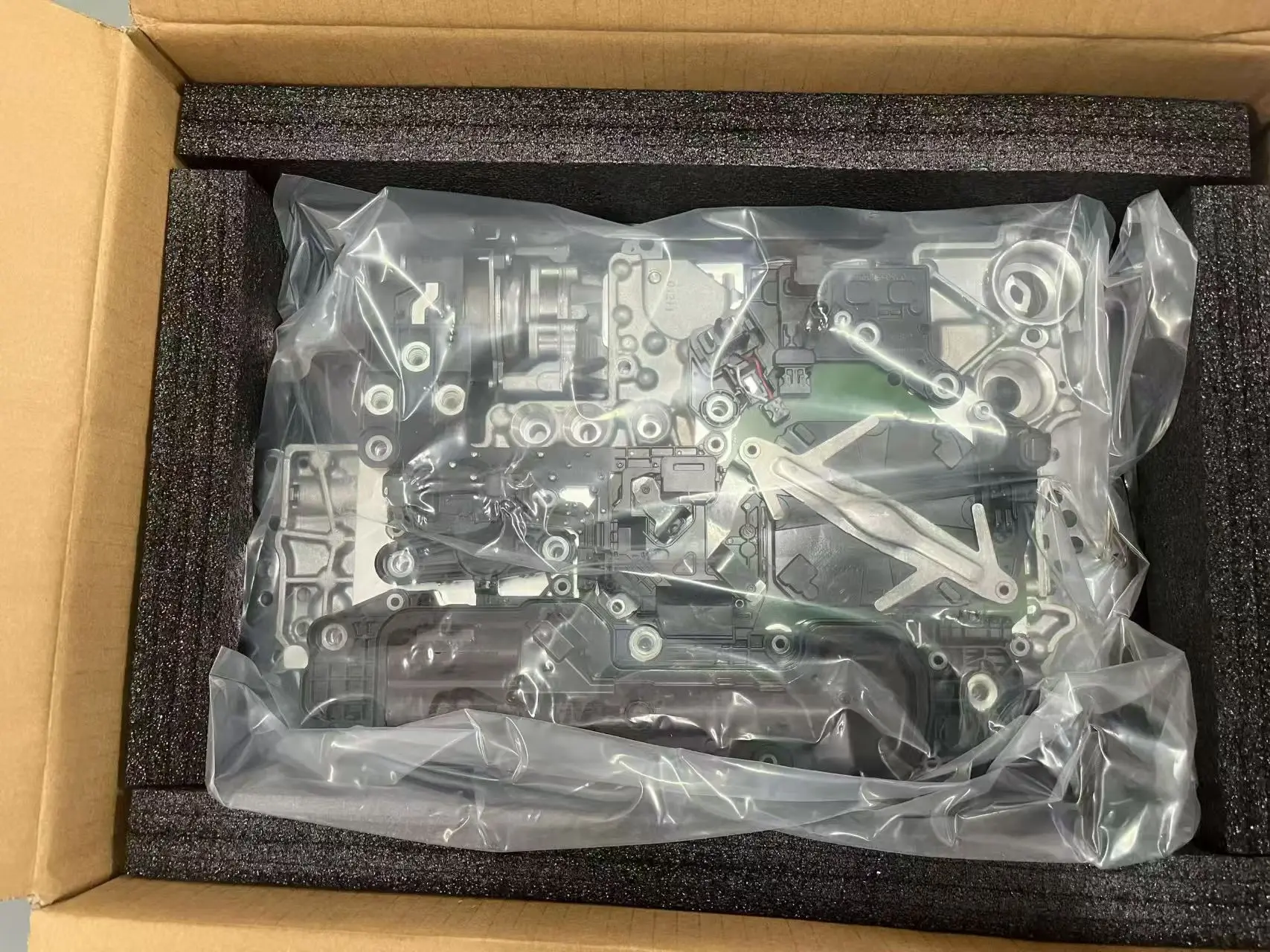 Genuine 725.0 Transmission Valve Body with Control Unit TCU A7252709011 A0009015000 for Mercedes-Benz EC GLC GLE 9 Auto Part
Genuine 725.0 Transmission Valve Body with Control Unit TCU A7252709011 A0009015000 for Mercedes-Benz EC GLC GLE 9 Auto Part