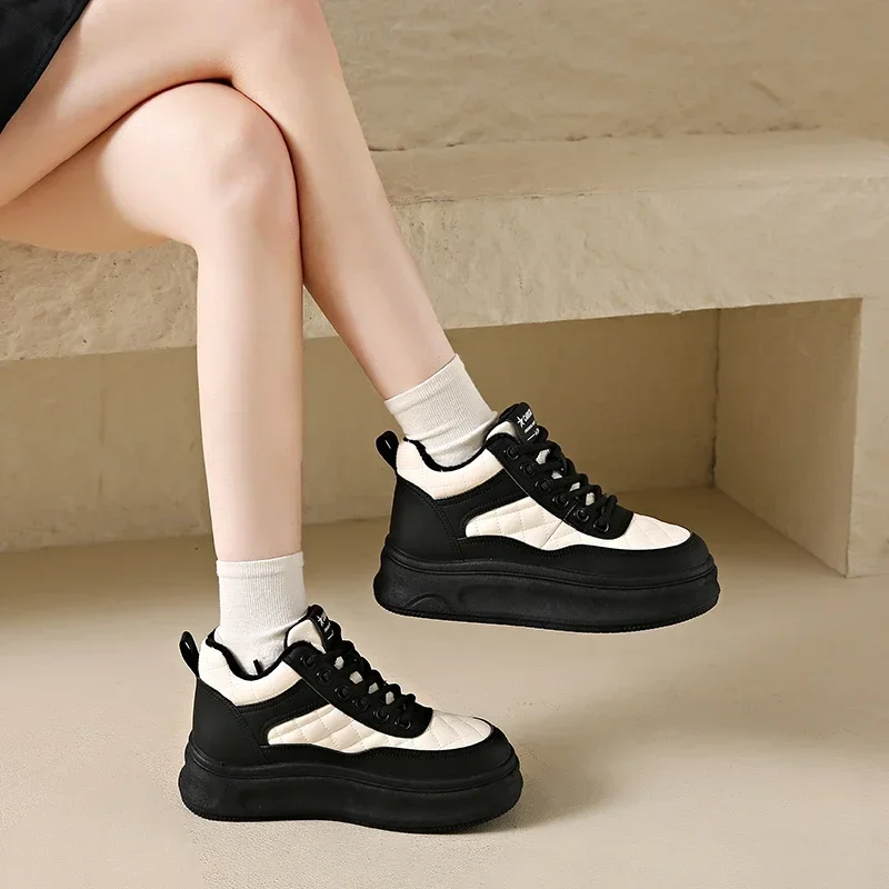 Platform Sneakers Women Round Head Flat Autumn Winter New Lace Up Color Matching Jean Shoes for Women Warm Vulcanized Shoes
Platform Sneakers Women Round Head Flat Autumn Winter New Lace Up Color Matching Jean Shoes for Women Warm Vulcanized Shoes
