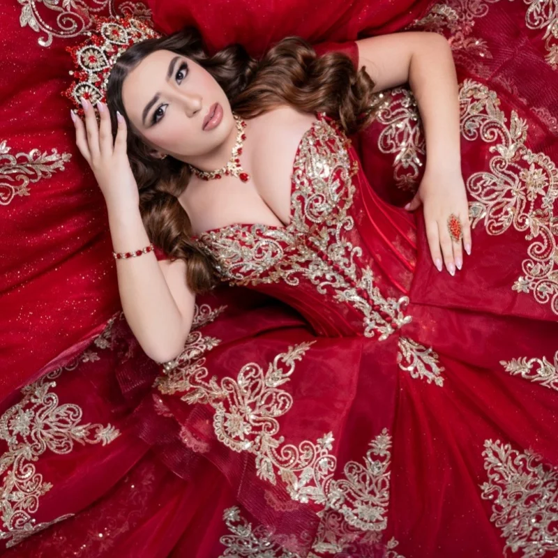 Shiny Red Quinceanera Dress off-shoulder Crystal Glitter Decal Layering Long tail Bow vestidos de 15 Quinceanera Customized
Shiny Red Quinceanera Dress off-shoulder Crystal Glitter Decal Layering Long tail Bow vestidos de 15 Quinceanera Customized