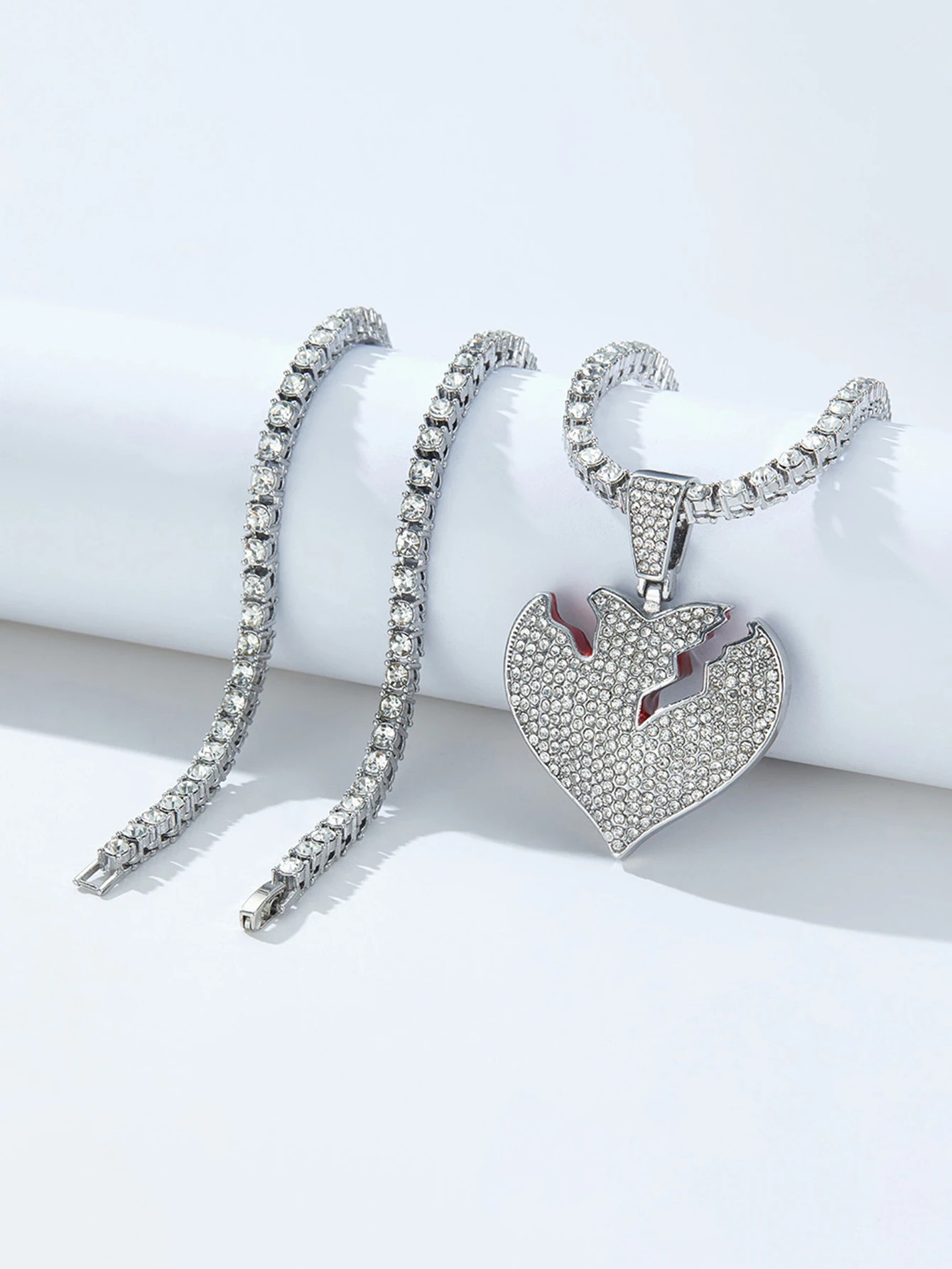 A fashion male hip hop necklace female pendant chain "cracked heart" trend jewelry
A fashion male hip hop necklace female pendant chain "cracked heart" trend jewelry